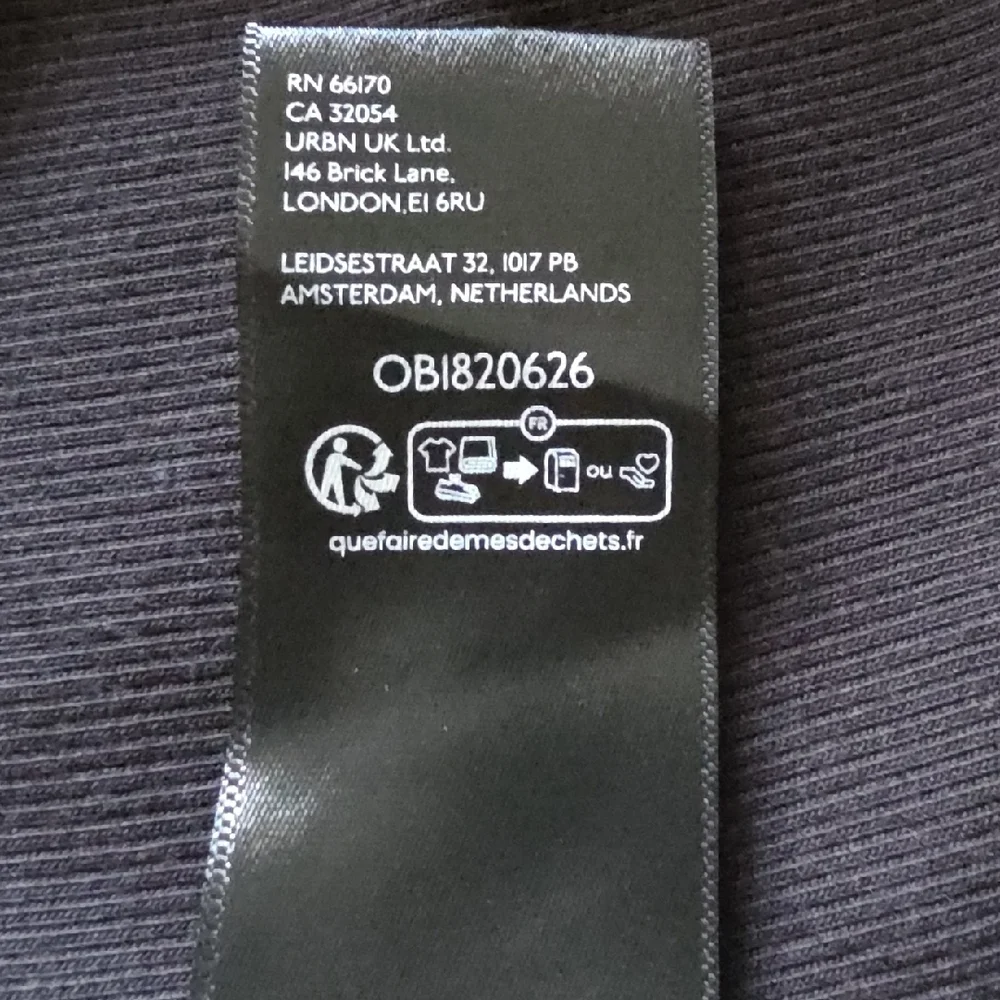 PILCRO Black Ribbed Tank with Faux-Leather Trim. Size Small - Picture 6 of 6